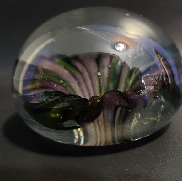 Kelly Glass Paperweight Sphere with Green and Purple "Flower" - Picture 4 of 6